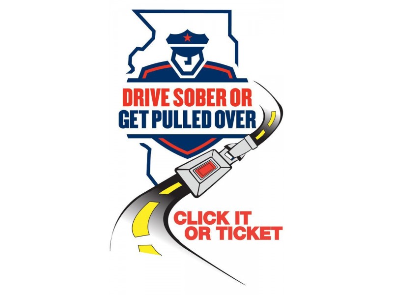 graphic of shape of state of illinois with a seatbelt for click it or ticket campaign